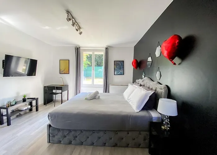 Joli Studio Avec Jardin - Gare Rer C -Proche Paris