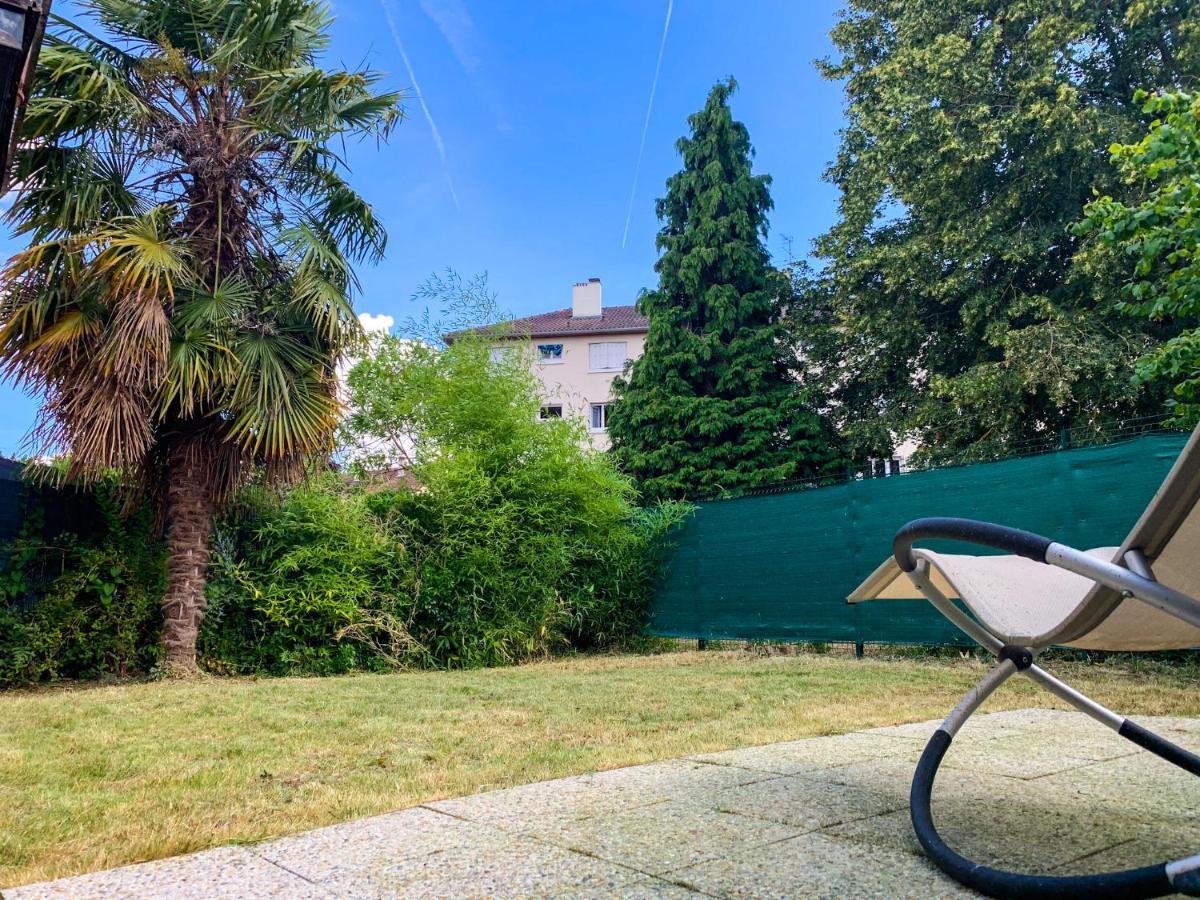 Joli Avec Jardin - Gare Rer C -proche Paris *